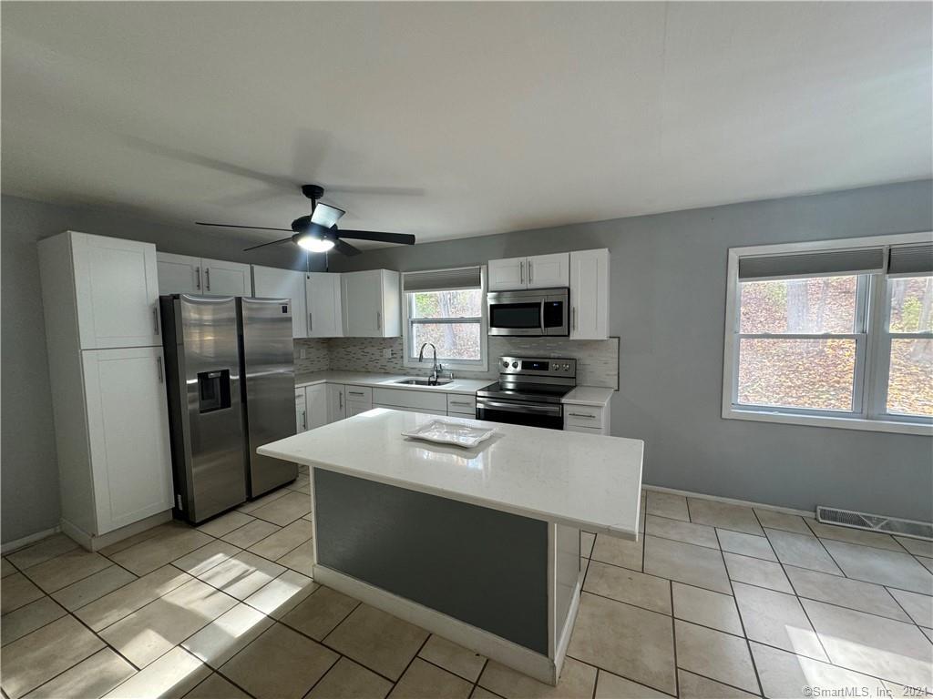 18 High Top Circle, Unit 1 Hamden, CT 06514 - Photo 1 of 24 Kitchen