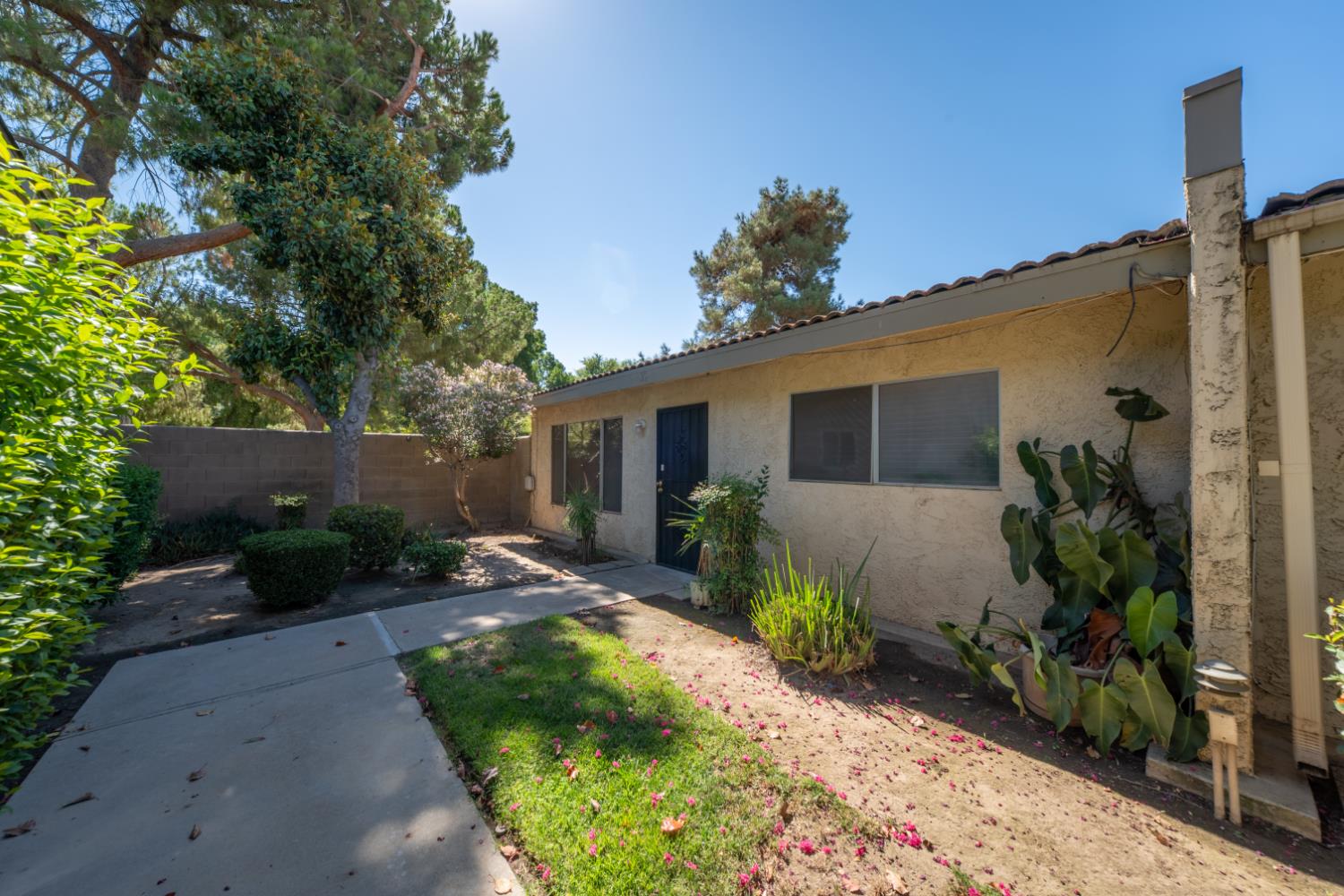2430 Howard Road, Unit 35 Madera, CA 93637 - Photo 2 of 26