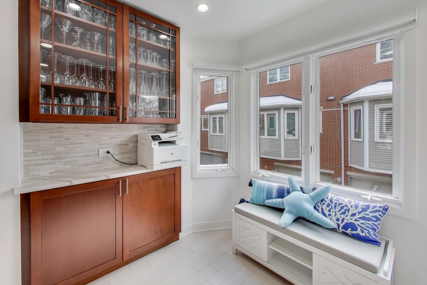 1459 West Wrightwood Avenue, Unit 1459 Chicago, IL 60614 - Photo 18 of 40 a living room with furniture and windows