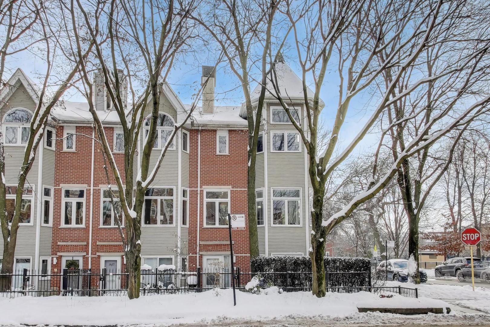 1459 West Wrightwood Avenue, Unit 1459 Chicago, IL 60614 - Photo 33 of 40 a view of a building with a snow