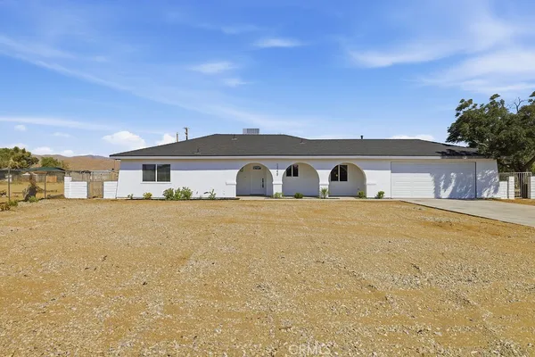 $429,950 | 13229 Algonquin Road, Apple Valley, CA 92308