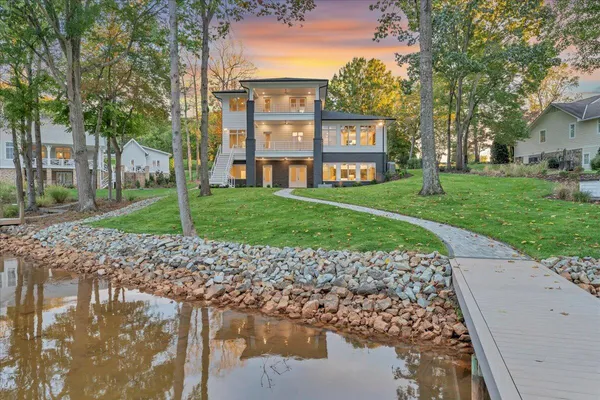 $3,650,000 | 2650 Waters Edge Drive, Penhook, VA 24137