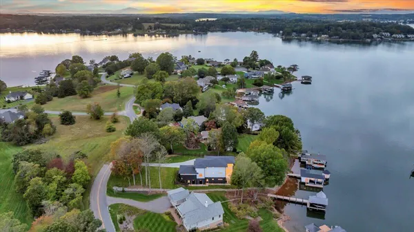 $3,650,000 | 2650 Waters Edge Drive, Penhook, VA 24137