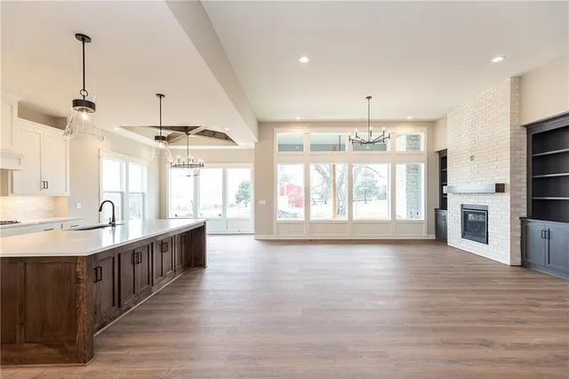 $886,017 | 18616 Ironwood Street, Overland Park, KS 66085