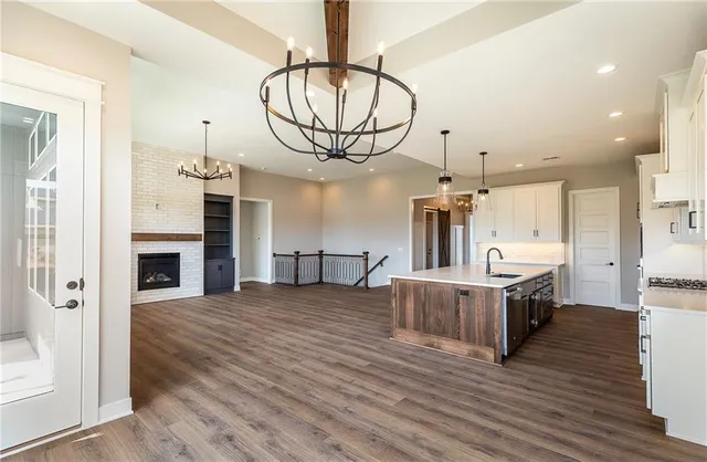 $886,017 | 18616 Ironwood Street, Overland Park, KS 66085