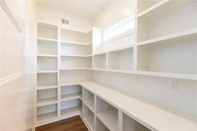 $886,017 | 18616 Ironwood Street, Overland Park, KS 66085