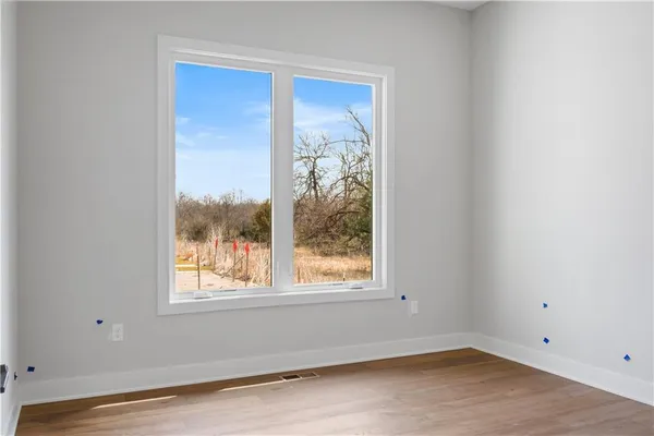 $901,862 | 18616 Ironwood Street, Overland Park, KS 66085