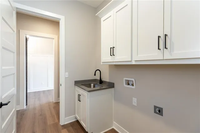 $886,017 | 18616 Ironwood Street, Overland Park, KS 66085