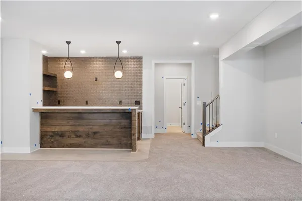 $901,862 | 18616 Ironwood Street, Overland Park, KS 66085