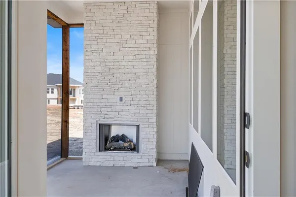 $901,862 | 18616 Ironwood Street, Overland Park, KS 66085