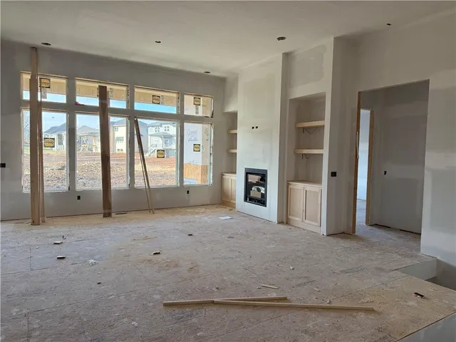 $886,017 | 18616 Ironwood Street, Overland Park, KS 66085