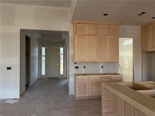 $886,017 | 18616 Ironwood Street, Overland Park, KS 66085