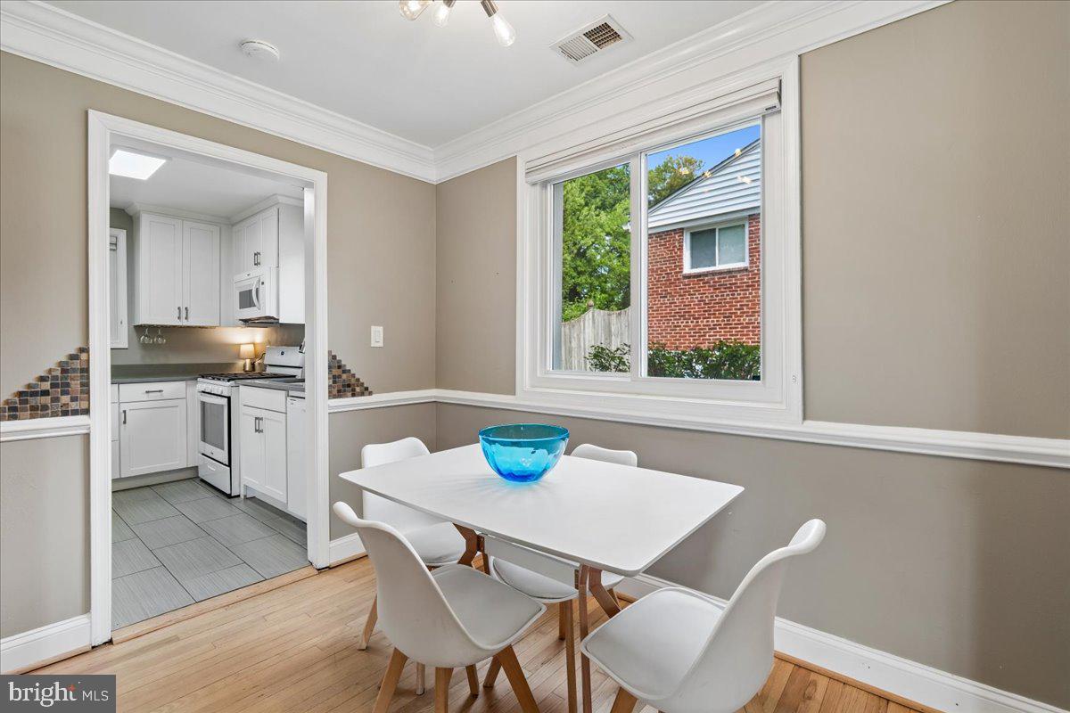 3402 Rutgers Street Hyattsville, MD 20783 - Photo 13 of 53 Dining Room with Large Window