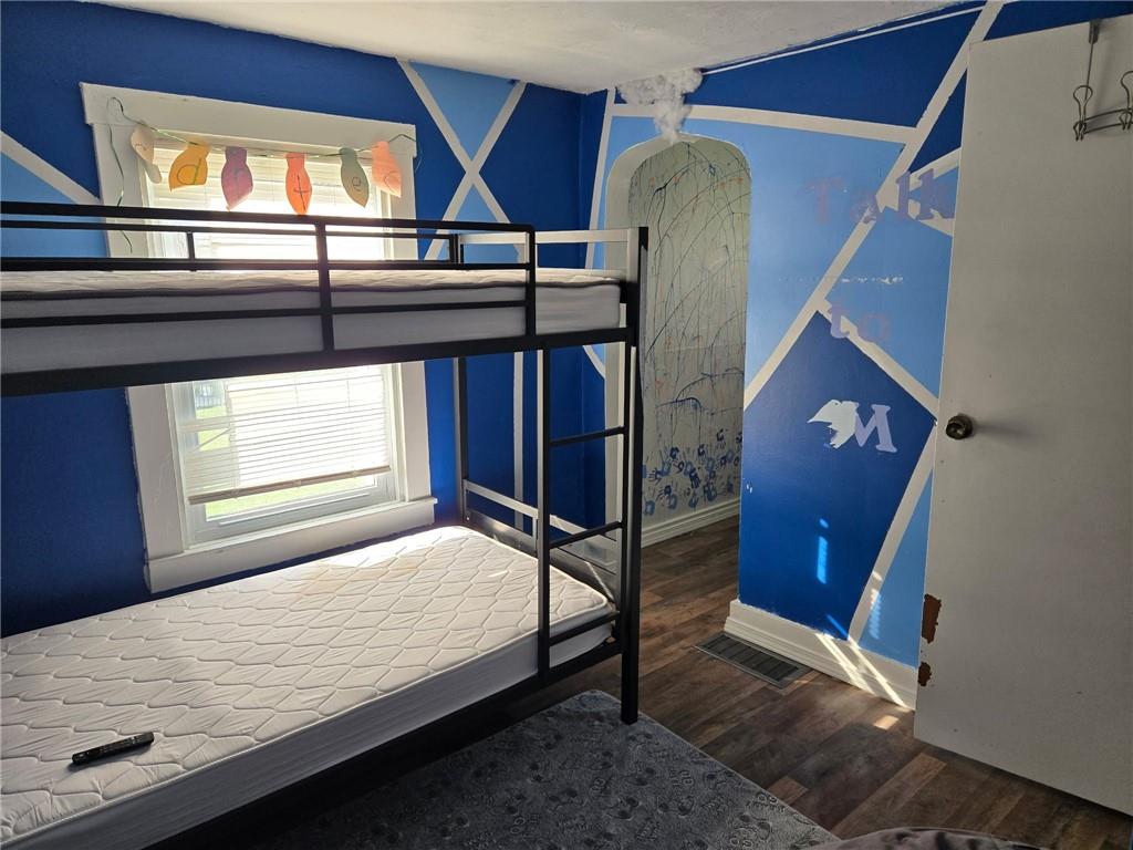 514 Penn High Park Road Jeannette, PA 15644 - Photo 15 of 30 a bedroom with a bed and a window