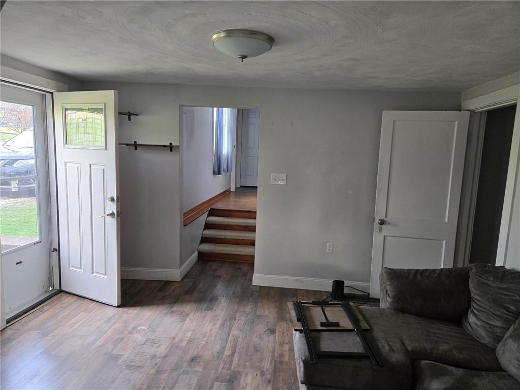 514 Penn High Park Road Jeannette, PA 15644 - Photo 18 of 30 a living room with furniture and wooden floor