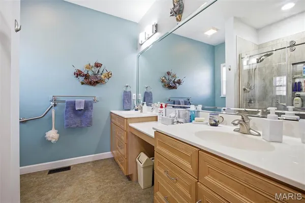 $445,000 | 5 Chariot Court, Glen Carbon, IL 62034