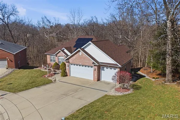 $445,000 | 5 Chariot Court, Glen Carbon, IL 62034