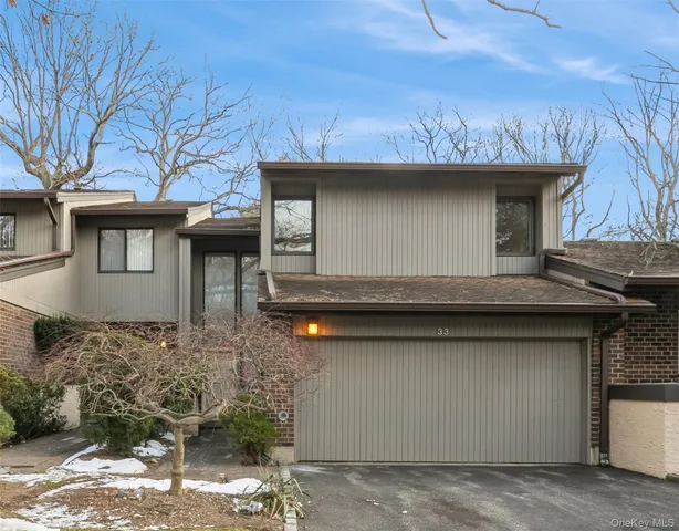 $948,000 | 33 Club House Court, Unit 33, Jericho, NY 11753