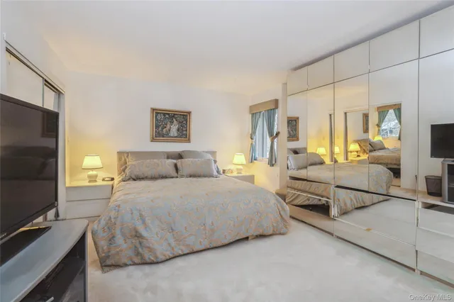 $948,000 | 33 Club House Court, Unit 33, Jericho, NY 11753