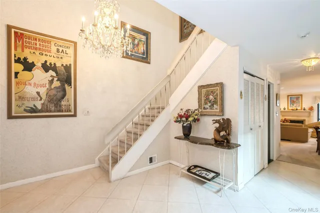 $948,000 | 33 Club House Court, Unit 33, Jericho, NY 11753