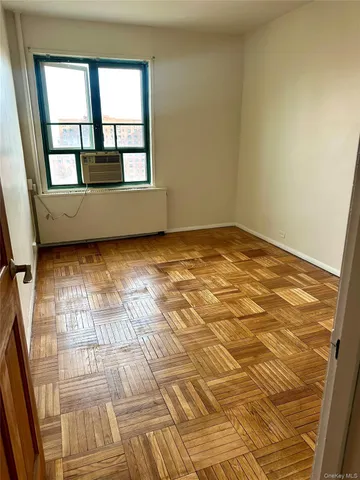$385,000 | 20 Metropolitan Ovl, Unit 11A | Parkchester