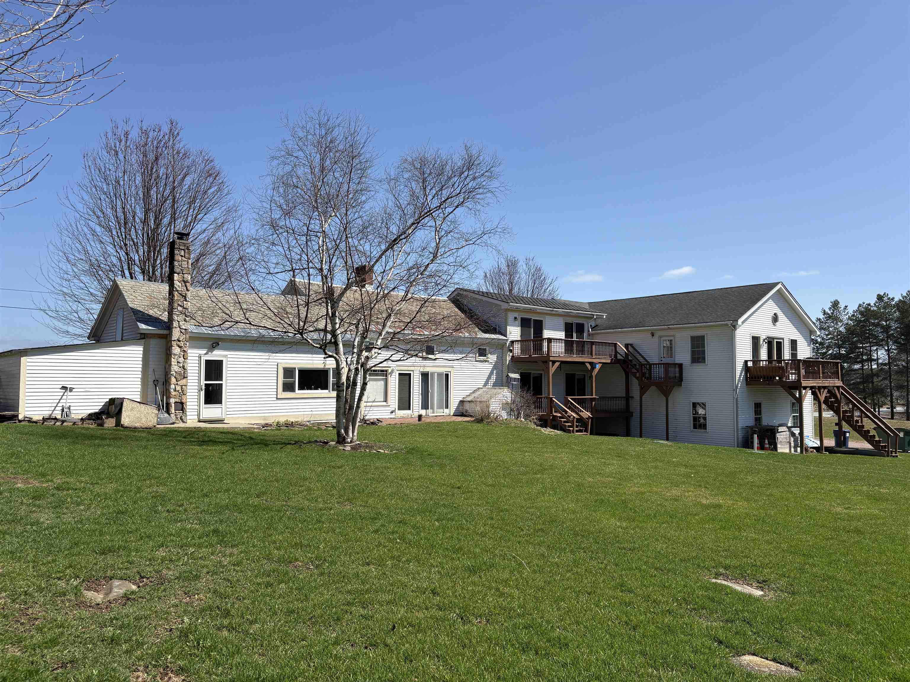 329 West Shore Road South Hero, VT 05486 - Photo 5 of 59