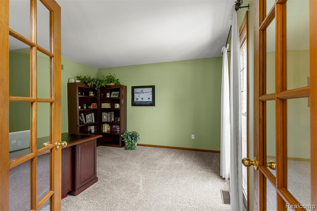 46671 Mornington Road Canton, MI 48188 - Photo 33 of 76 Gallery Image 33