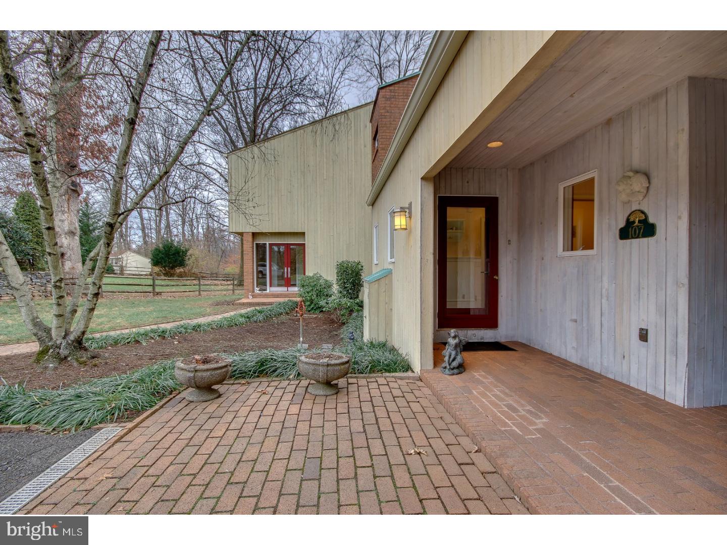 107 Old Oak Tree Road Lansdale, PA 19446 - Photo 2 of 25 Gallery Image 2