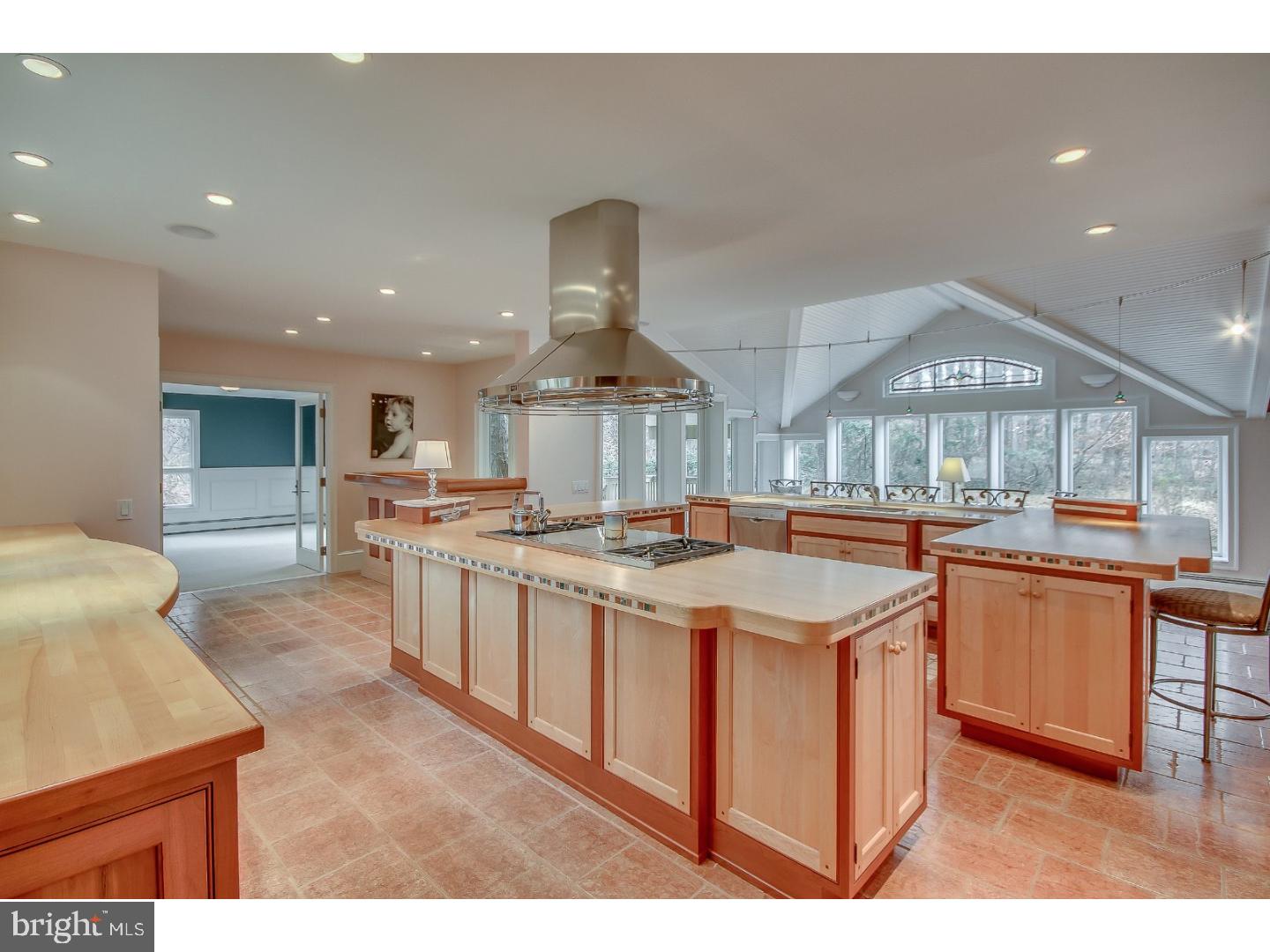 107 Old Oak Tree Road Lansdale, PA 19446 - Photo 9 of 25 Gallery Image 9