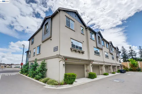 $949,000 | 241 North N Street, Livermore, CA 94551