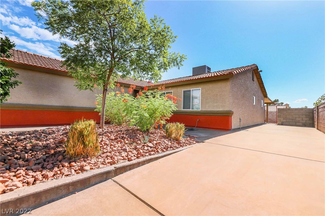 626 West Victory Road Henderson, NV 89015 - Photo 5 of 36
