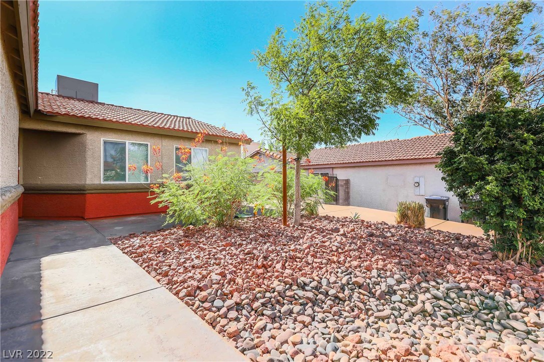 626 West Victory Road Henderson, NV 89015 - Photo 6 of 36