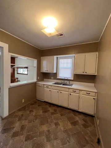 $62,500 | 419 North Sycamore Street, Eureka, KS 67045