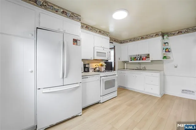 $589,000 | 38 Sherwood Street, Clifton, NJ 07013