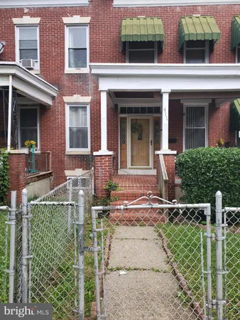 front view of house with a yard