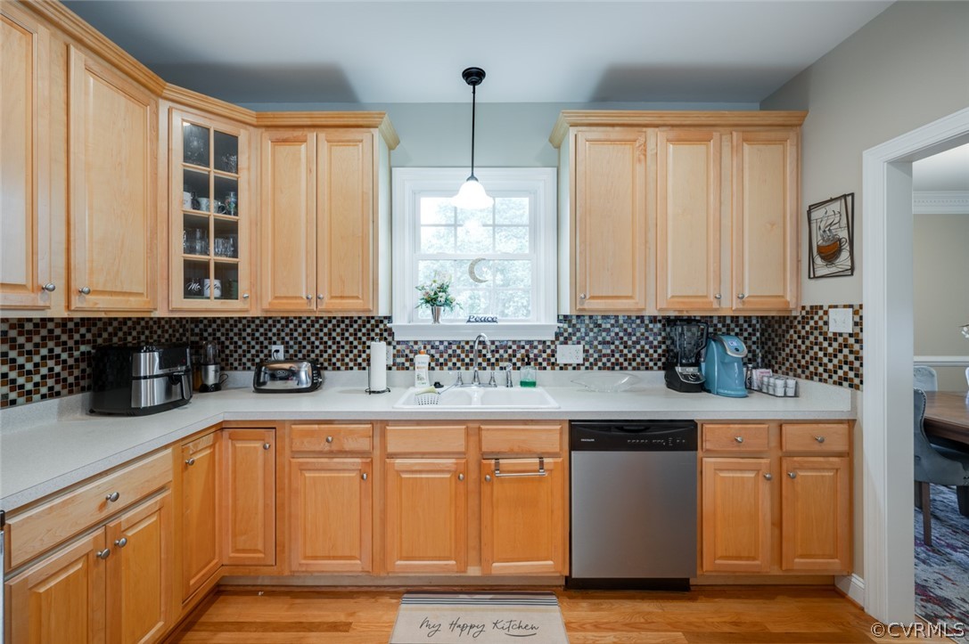 134 Gates Pointe Drive Rice, VA 23966 - Photo 8 of 20 a kitchen with granite countertop a sink and cabinets
