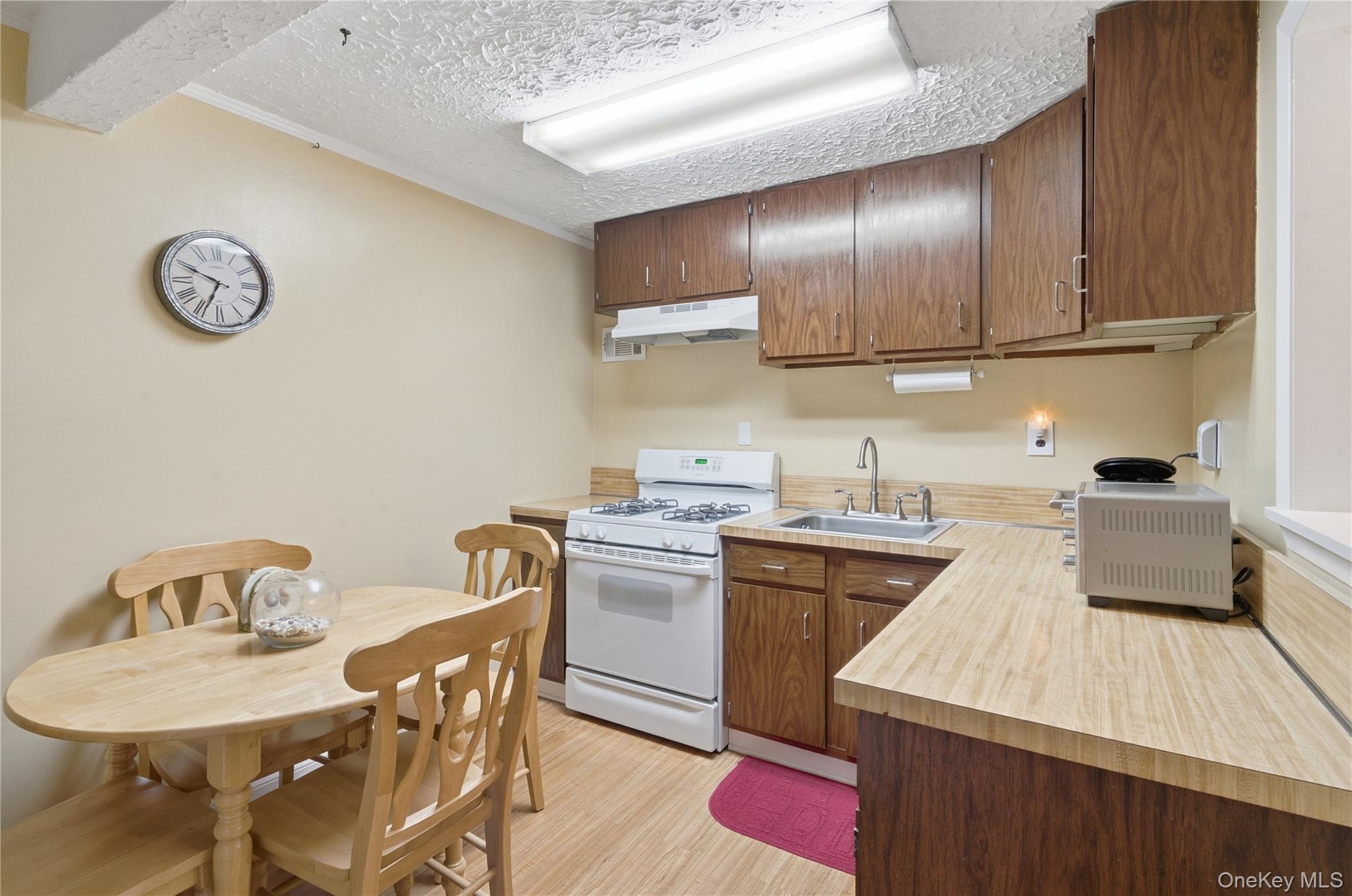 50 Amsterdam Road Smithtown, NY 11787 - Photo 24 of 42