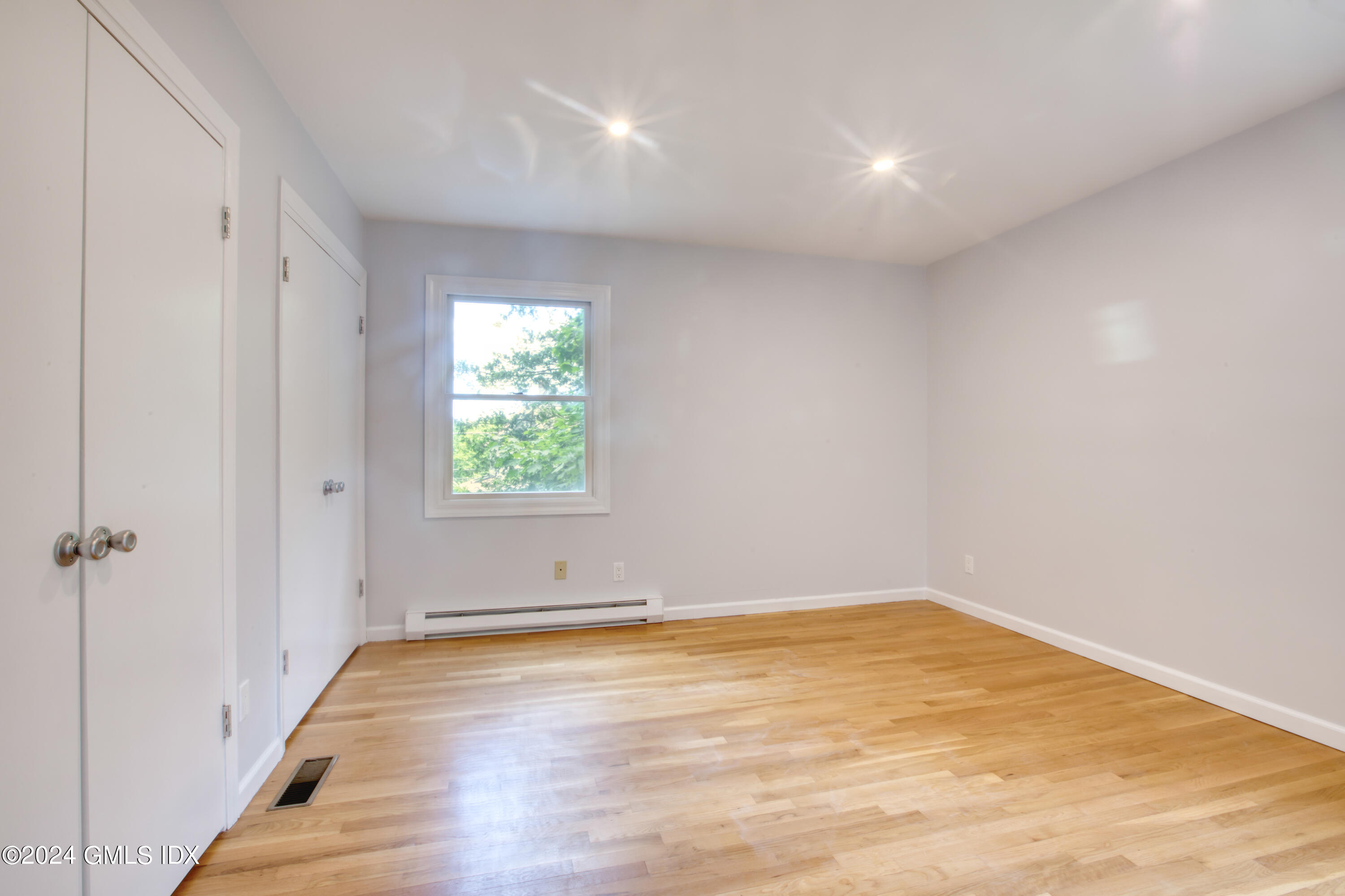 8 Ridge Place, Unit 1 Greenwich, CT 06831 - Photo 15 of 38 PRIMARY BEDROOM