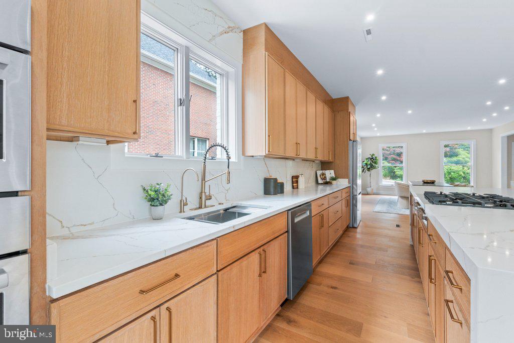 6002 Onondaga Road Bethesda, MD 20816 - Photo 21 of 70
