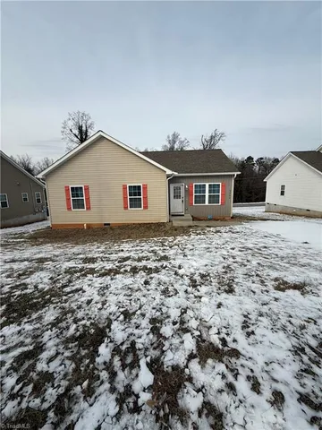 $1,600 | 2251 Flag Street, Winston-Salem, NC 27101