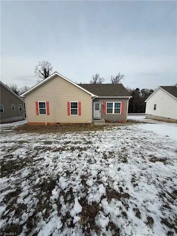 $1,600 | 2251 Flag Street, Winston-Salem, NC 27101