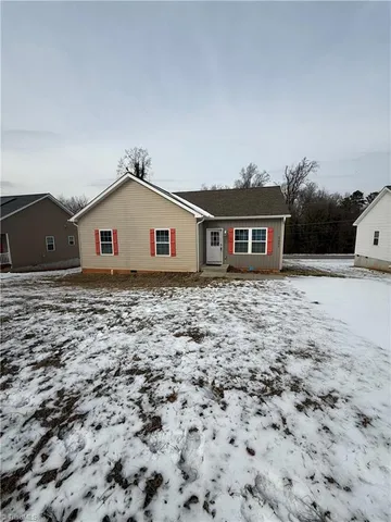 $1,600 | 2251 Flag Street, Winston-Salem, NC 27101