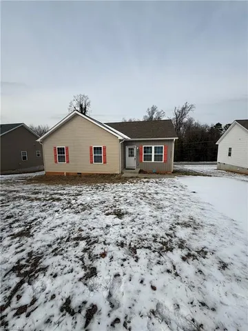 $1,600 | 2251 Flag Street, Winston-Salem, NC 27101