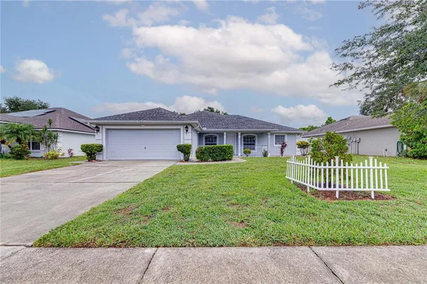 $2,400 | 1176 Lake Pl Court, Lakeland, FL 33805