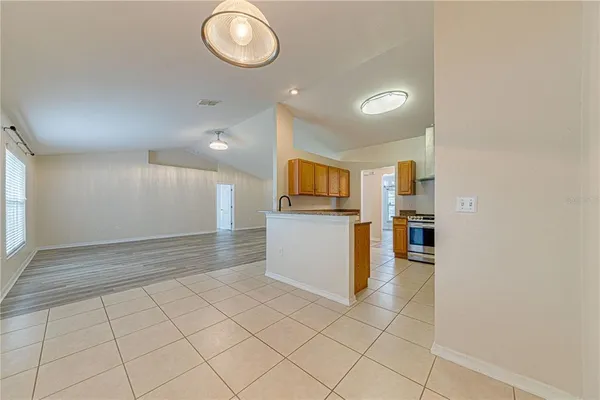 $2,400 | 1176 Lake Pl Court, Lakeland, FL 33805