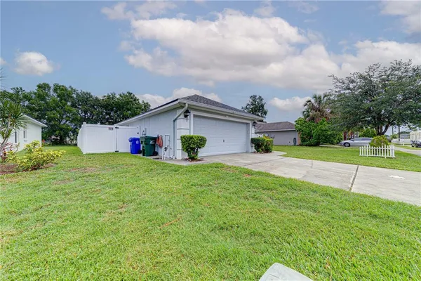 $2,400 | 1176 Lake Pl Court, Lakeland, FL 33805