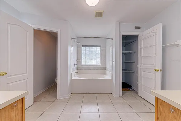 $2,400 | 1176 Lake Pl Court, Lakeland, FL 33805