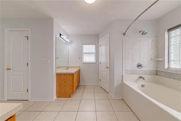 $2,400 | 1176 Lake Pl Court, Lakeland, FL 33805