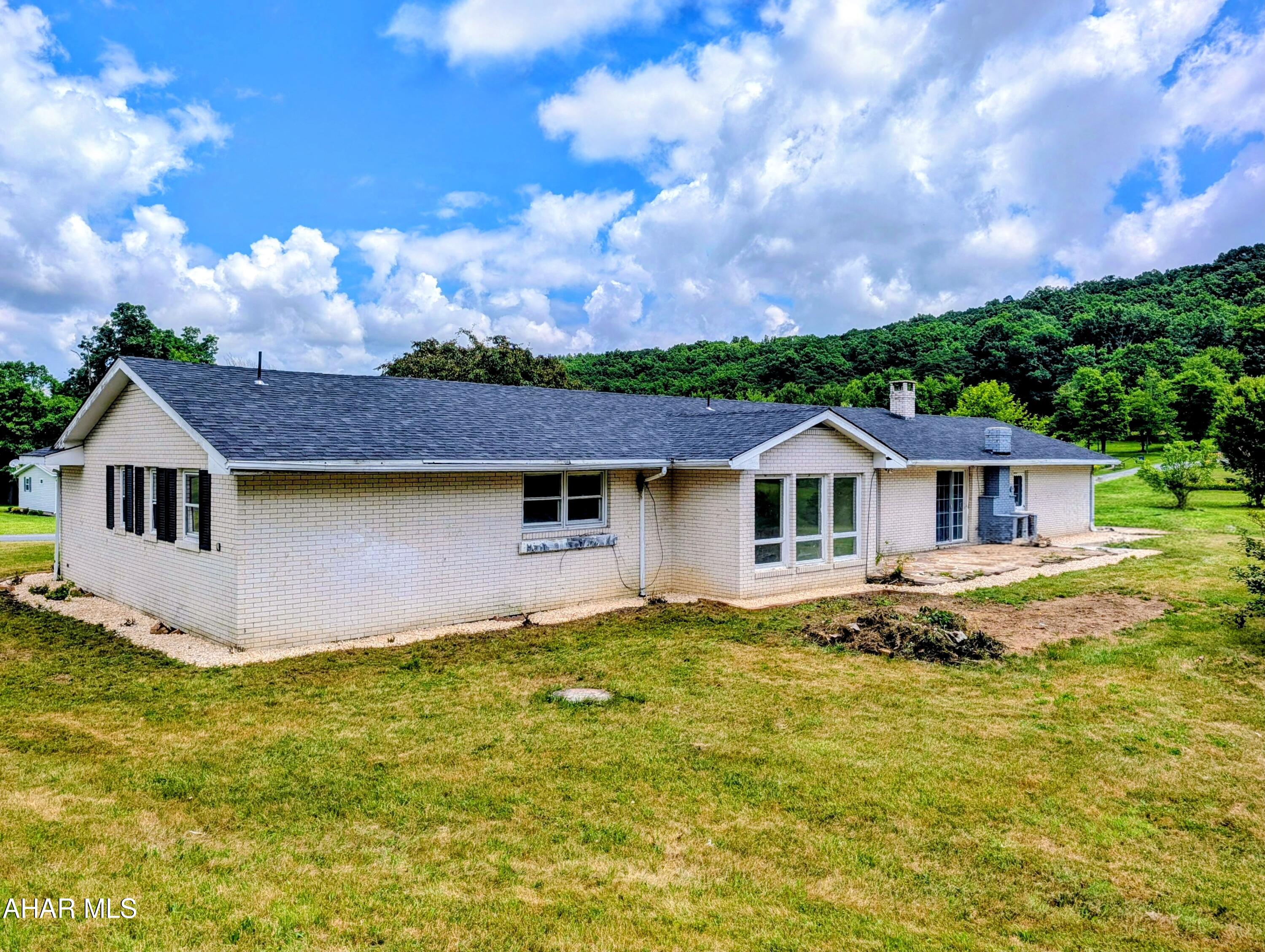 110 Sycamore Road Fishertown, PA 15539 - Photo 7 of 59