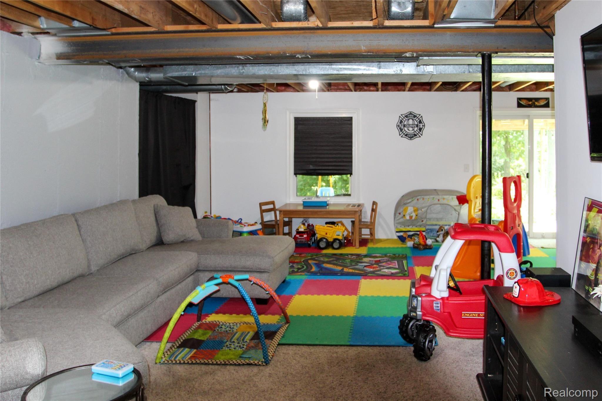 2745 Partridge Rochester, MI 48306 - Photo 31 of 40 Basement.jpg